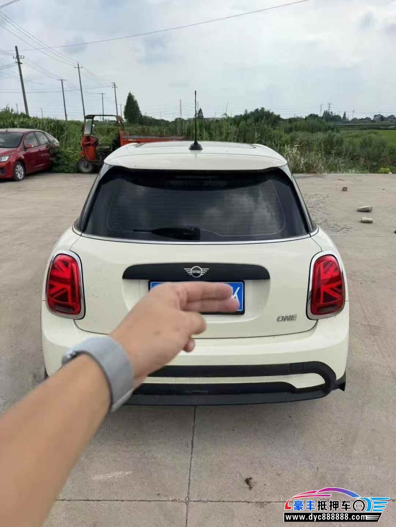 22年宝马MINISUV抵押车出售