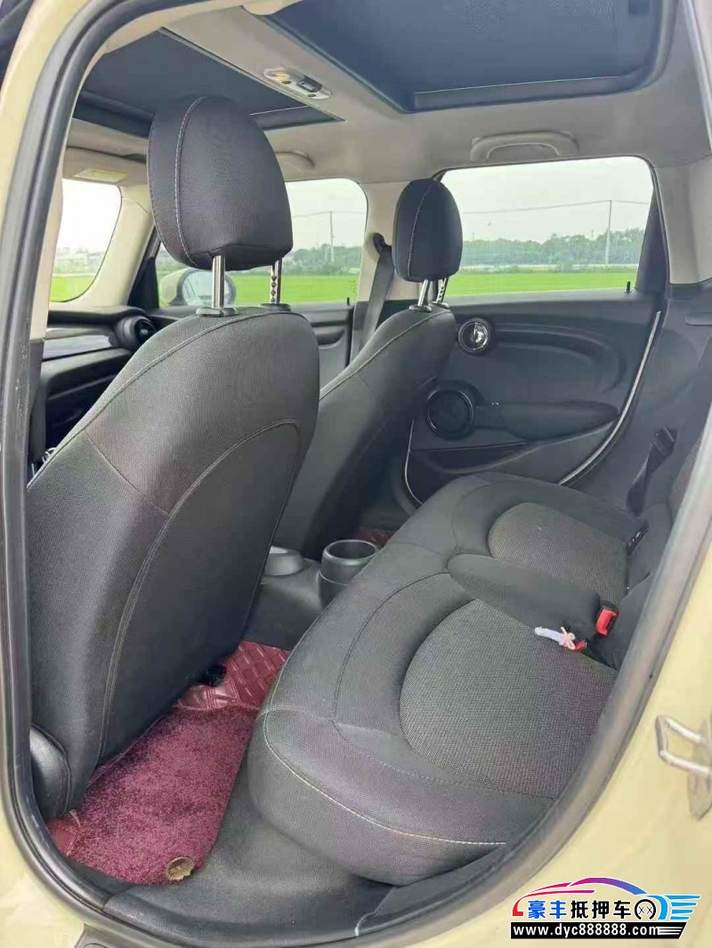 22年宝马MINISUV抵押车出售