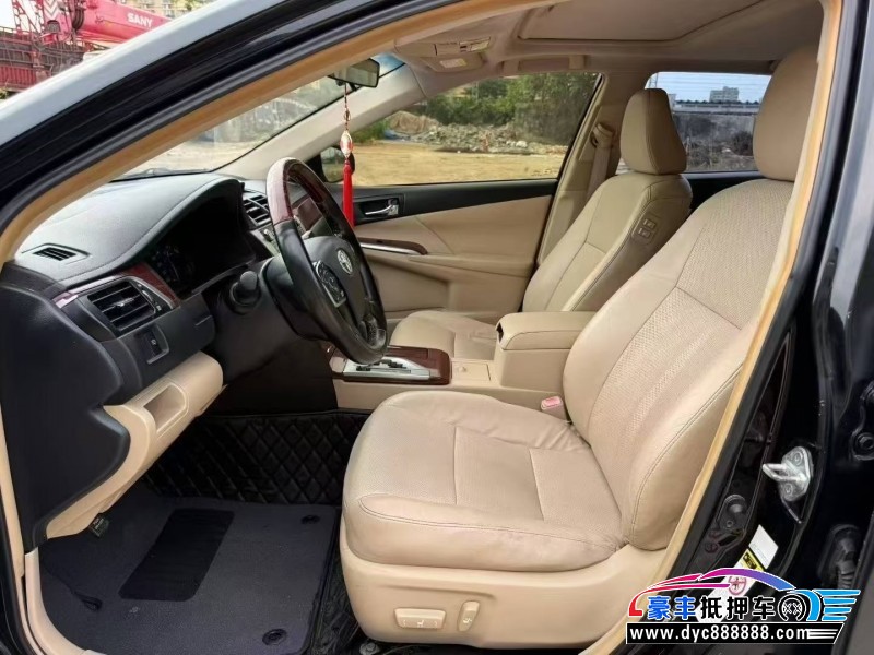 13年丰田凯美瑞轿车抵押车出售