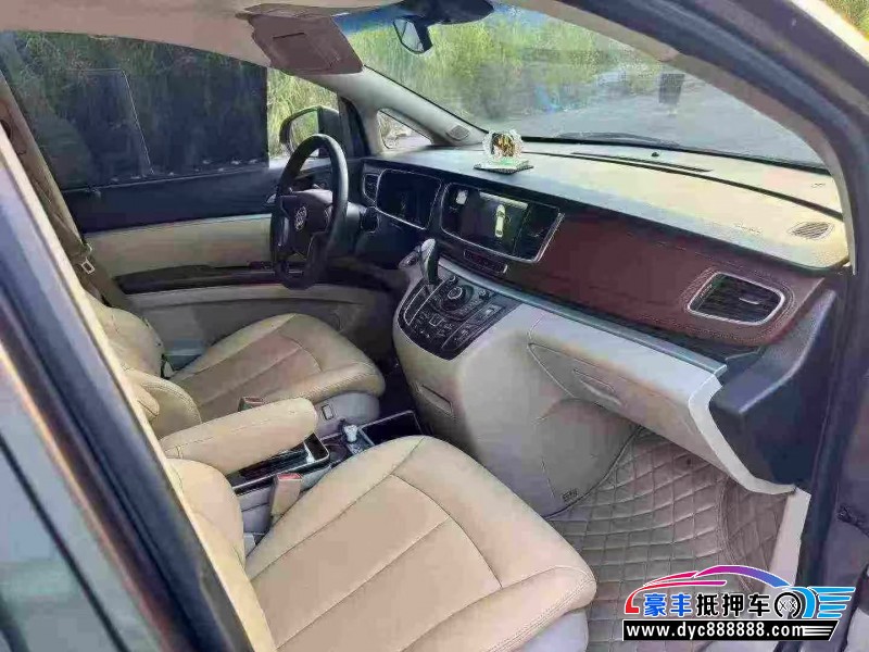 15年别克GL8轿车抵押车出售