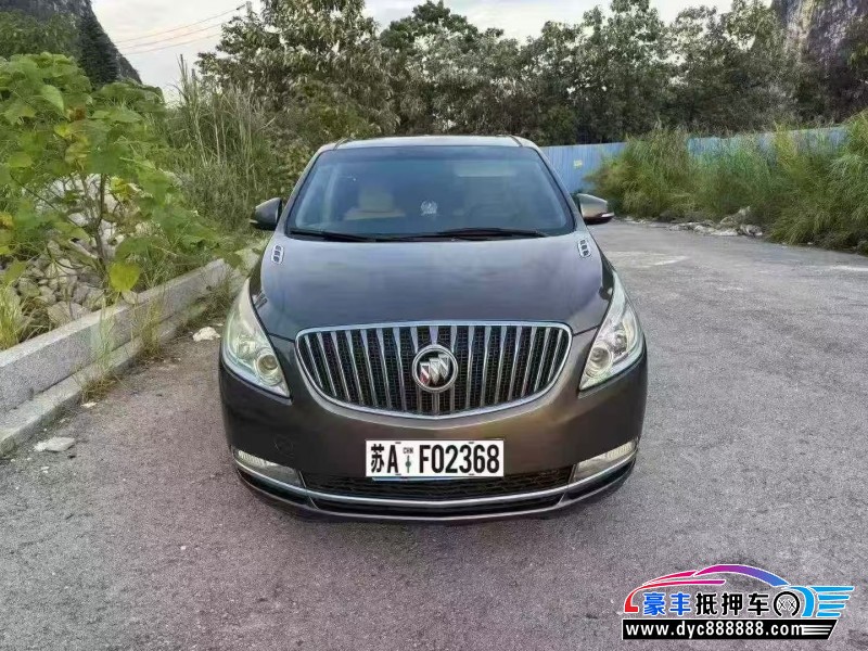 15年别克GL8轿车抵押车出售