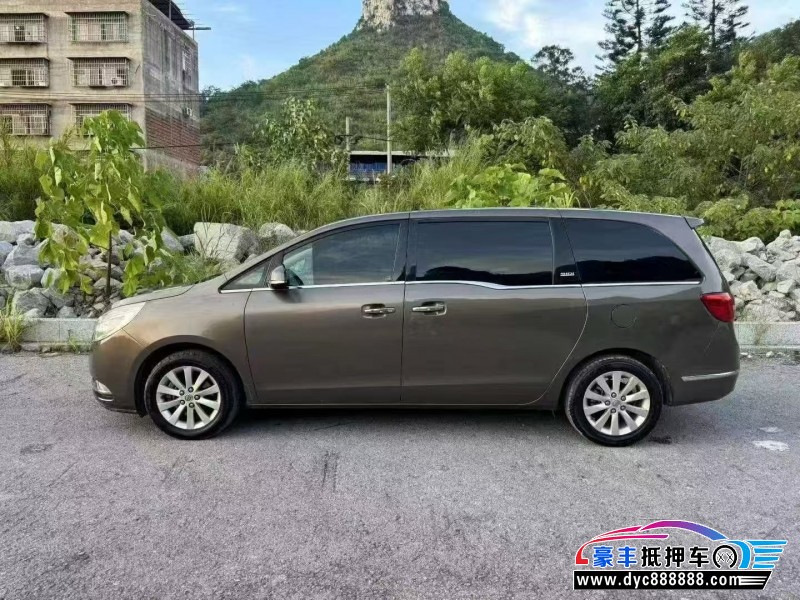 15年别克GL8轿车抵押车出售