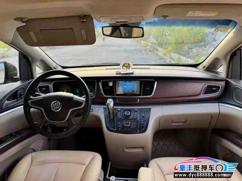 15年别克GL8轿车抵押车出售