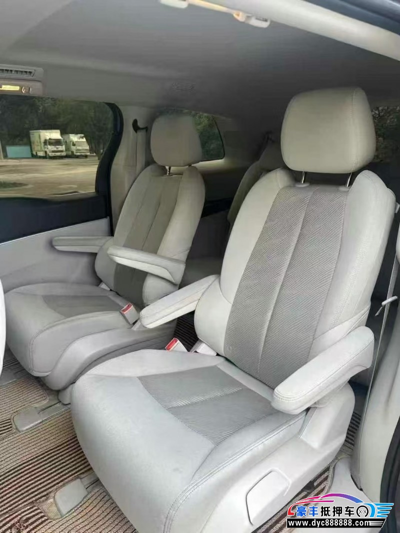 22年别克GL8轿车抵押车出售