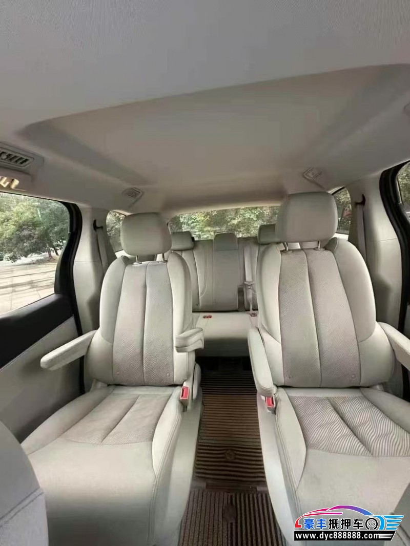 22年别克GL8轿车抵押车出售