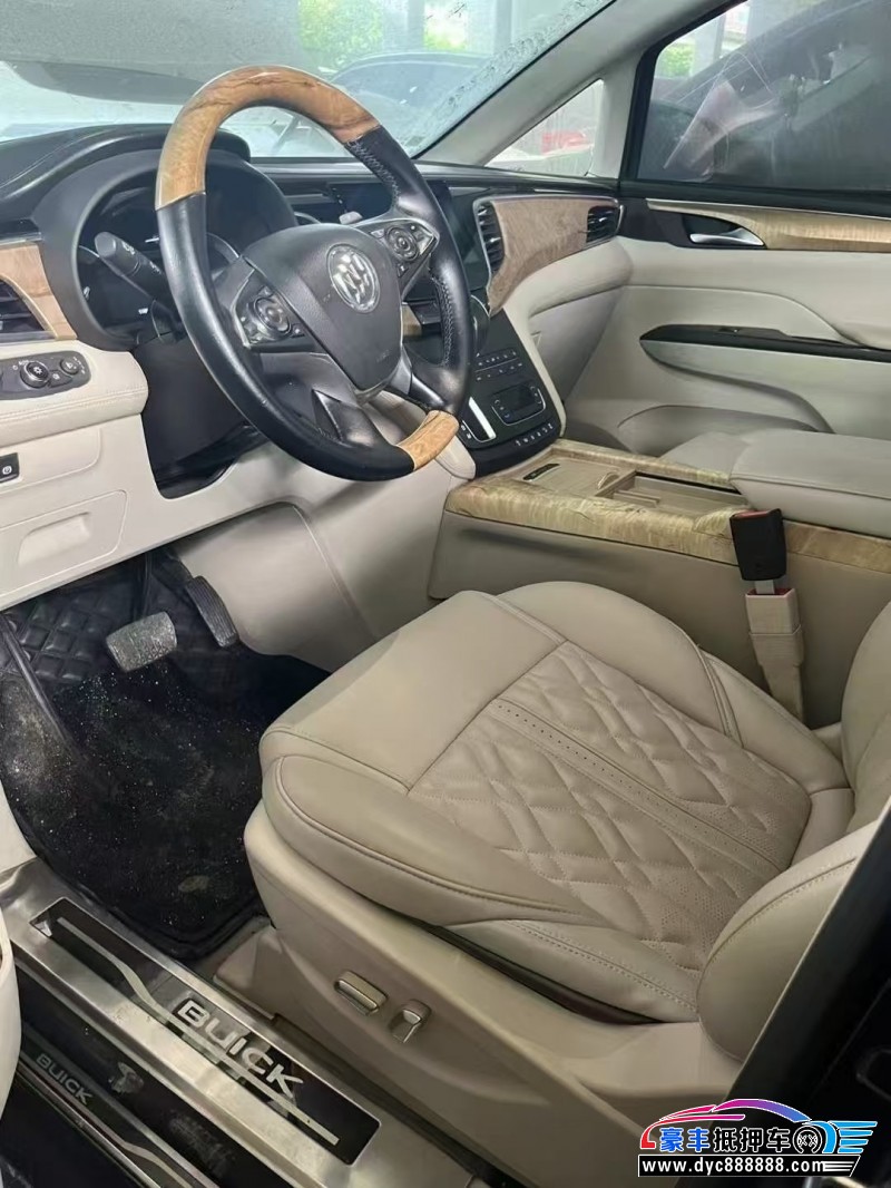 17年别克GL8轿车抵押车出售