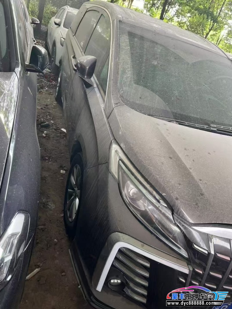 17年别克GL8轿车抵押车出售