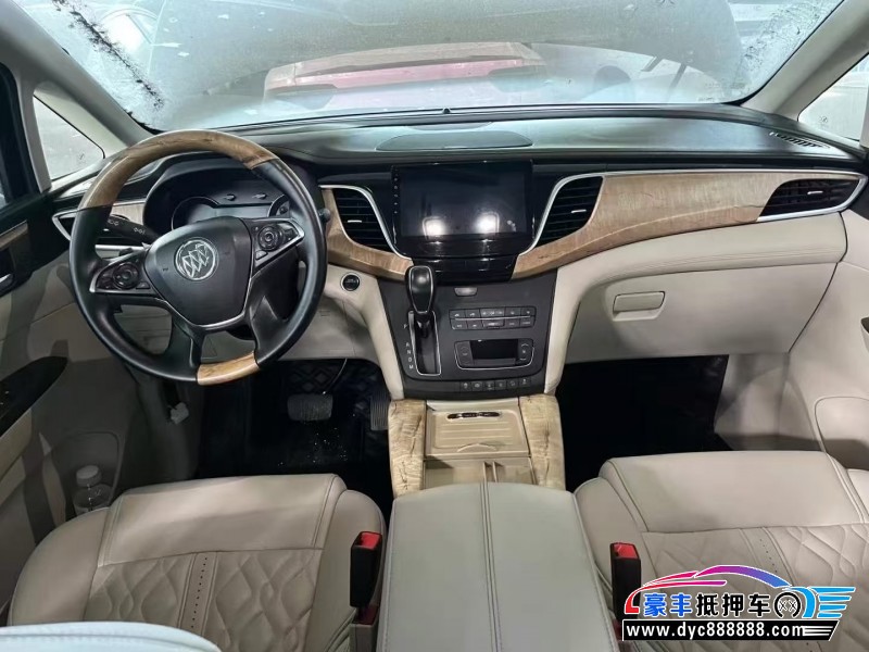 17年别克GL8轿车抵押车出售