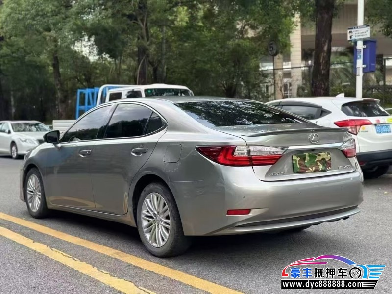 18年雷克萨斯ES轿车抵押车出售