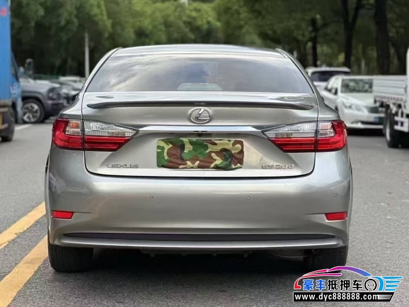 18年雷克萨斯ES轿车抵押车出售