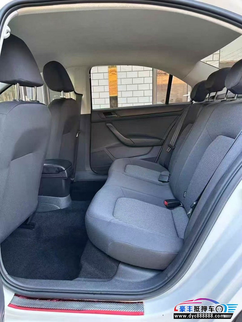 20年大众桑塔纳轿车抵押车出售