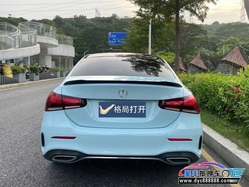 19年奔驰A轿车抵押车出售