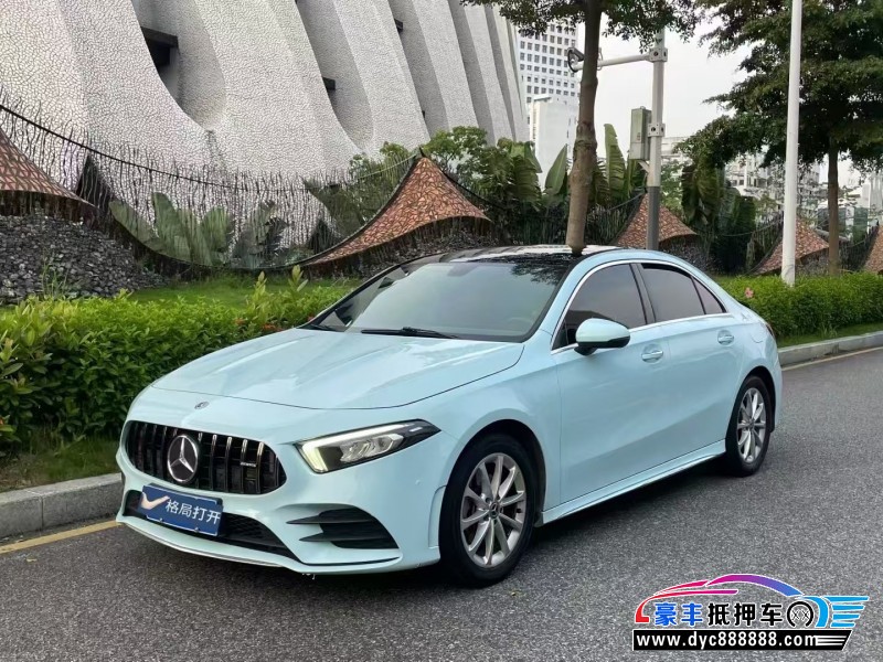 19年奔驰A轿车抵押车出售