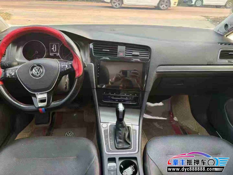 15年大众高尔夫轿车抵押车出售