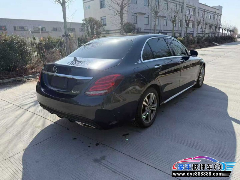 18年奔驰C轿车抵押车出售