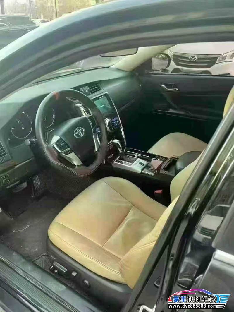 15年丰田锐志轿车抵押车出售