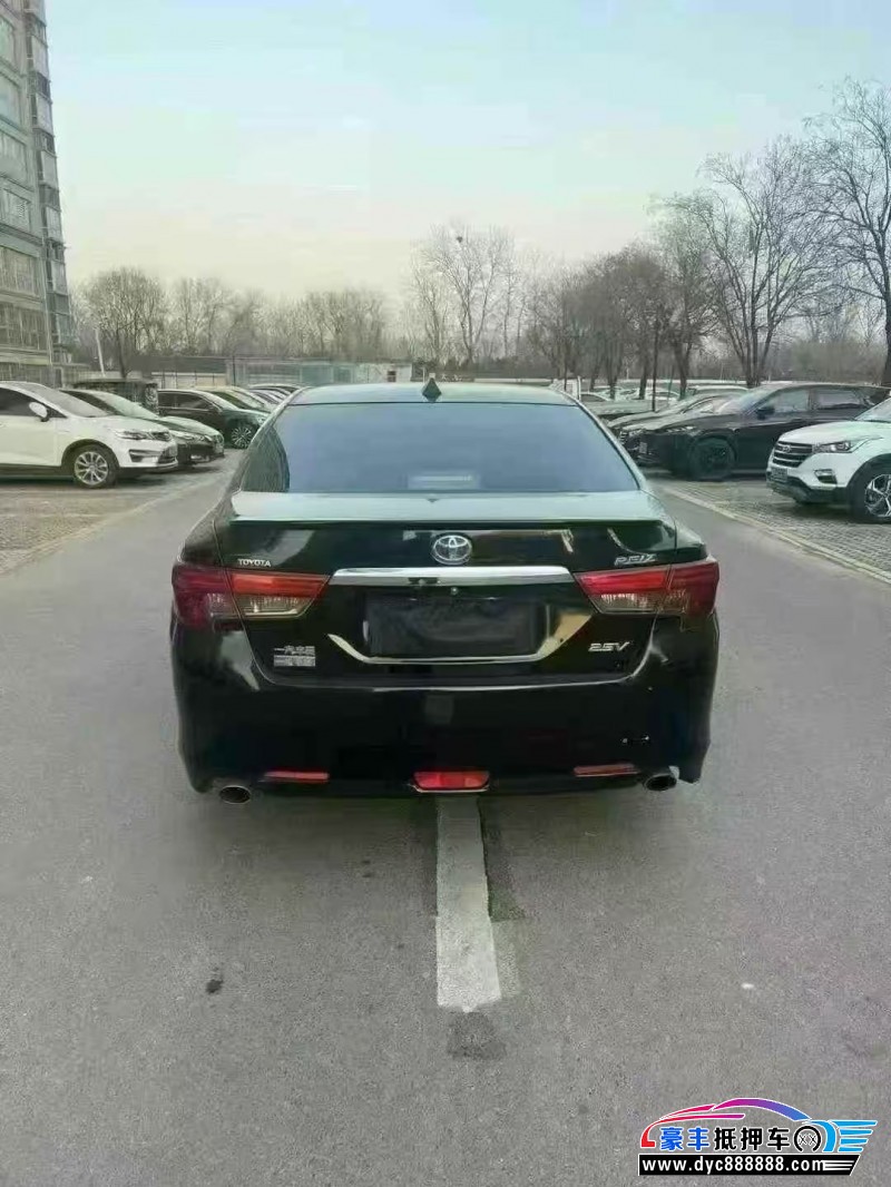 15年丰田锐志轿车抵押车出售