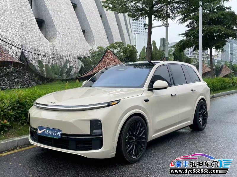 23年理想L8轿车抵押车出售