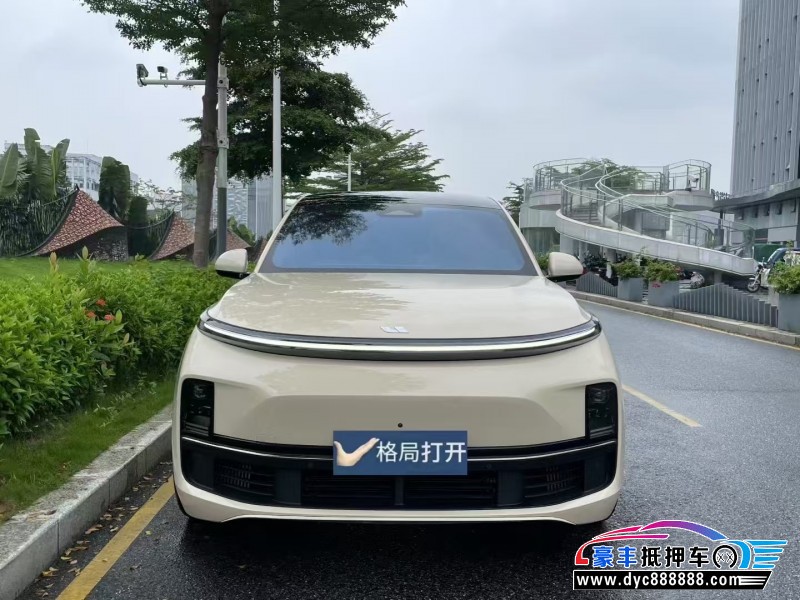 23年理想L8轿车抵押车出售