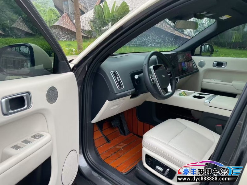 23年理想L8轿车抵押车出售