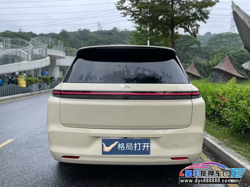 23年理想L8轿车抵押车出售