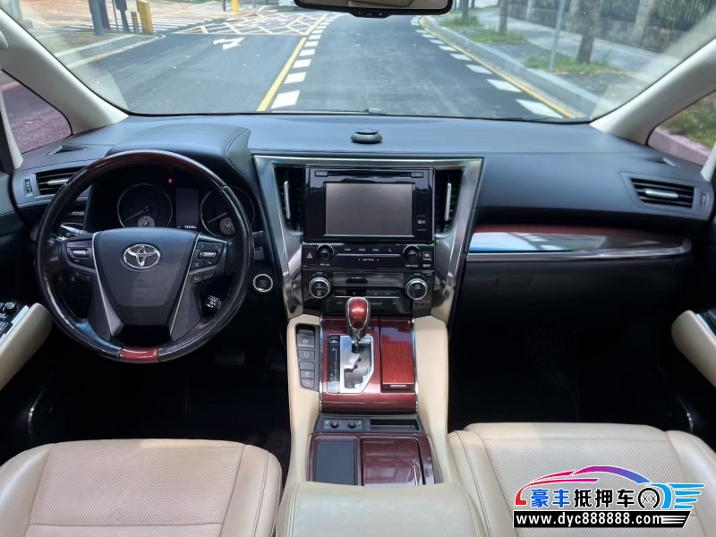 18年丰田埃尔法轿车抵押车出售