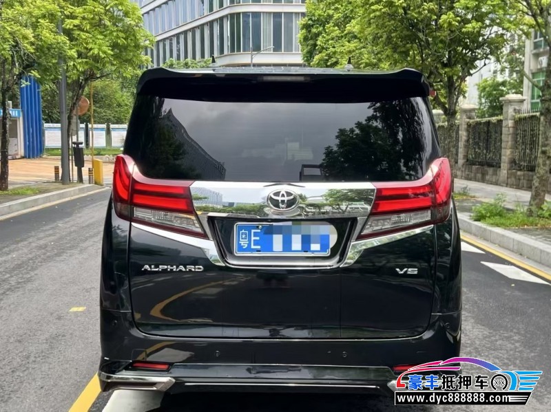 18年丰田埃尔法轿车抵押车出售