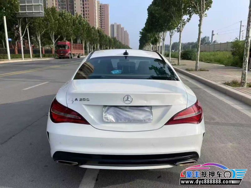 18年奔驰CLA轿车抵押车出售