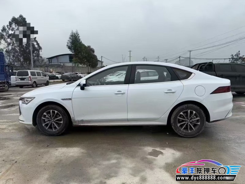 25年比亚迪秦轿车抵押车出售