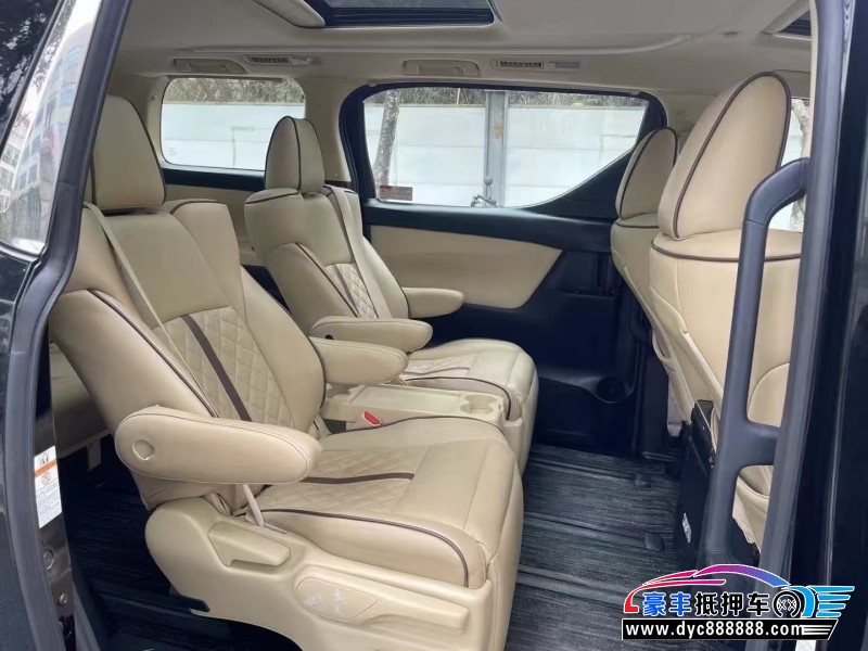 16年丰田埃尔法轿车抵押车出售