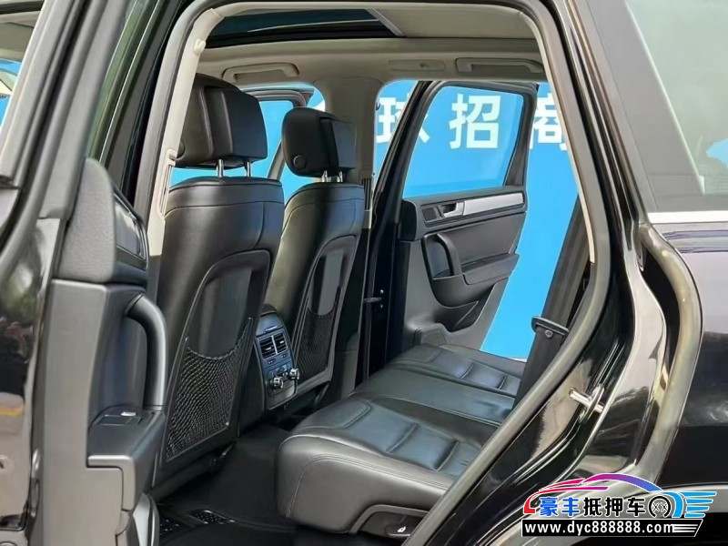 14年大众途锐轿车抵押车出售