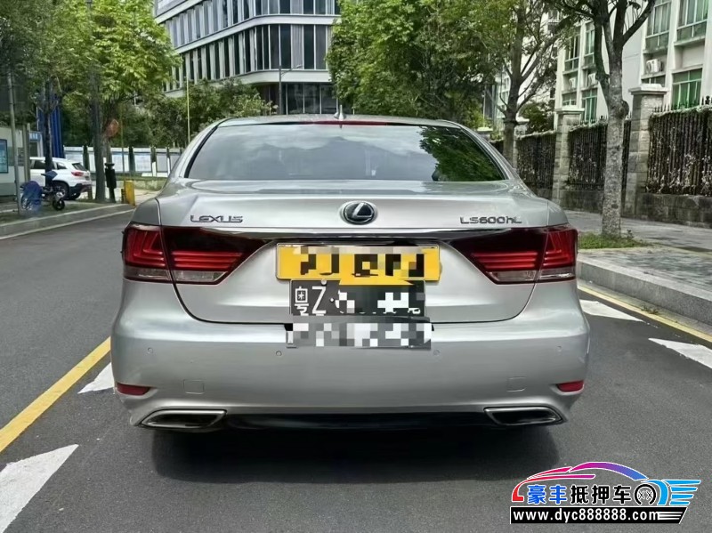 16年雷克萨斯LS轿车抵押车出售