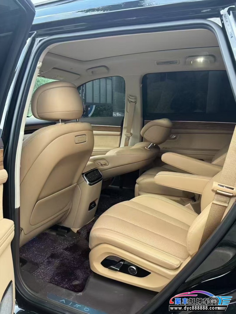 25年华为问界轿车抵押车出售