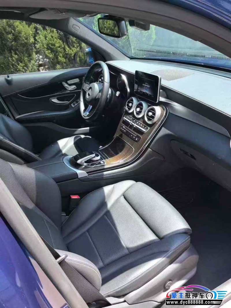 18年奔驰GLC轿车抵押车出售