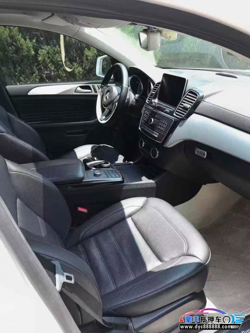 16年奔驰GLE轿车抵押车出售