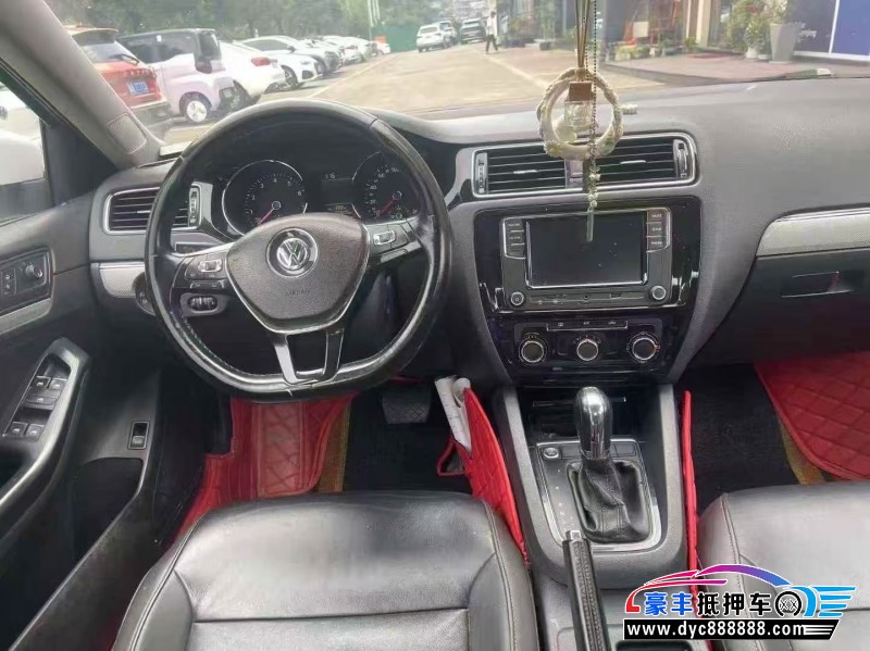 17年大众速腾轿车抵押车出售