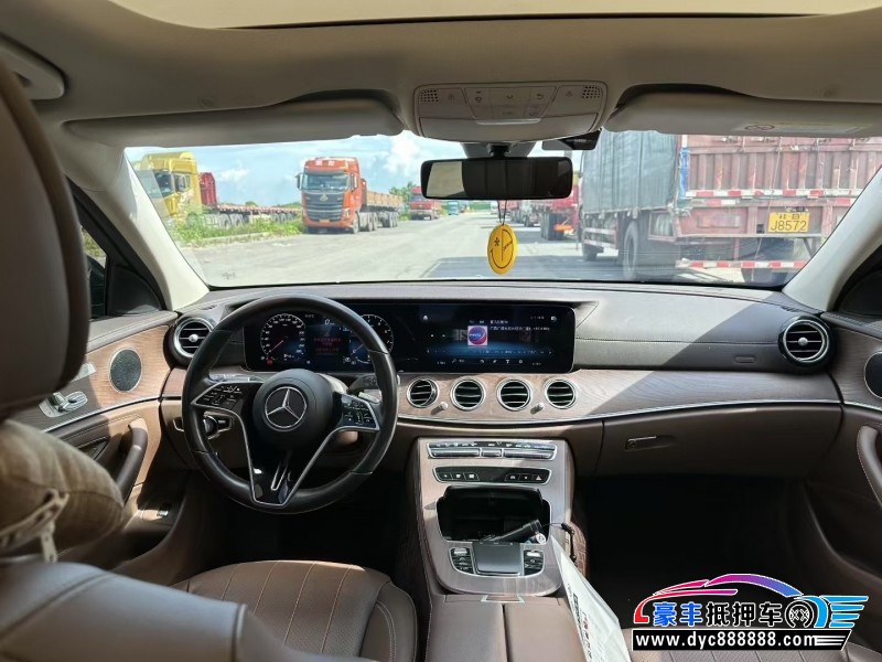 21年奔驰E轿车抵押车出售