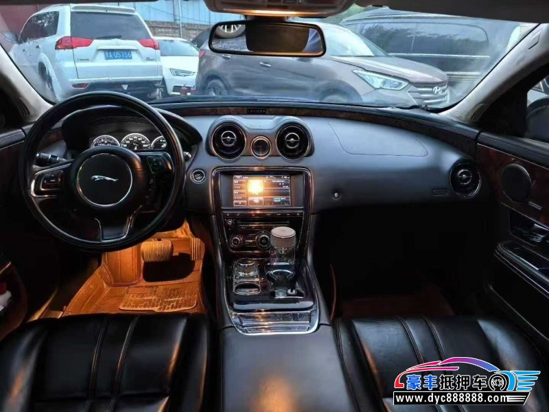 13年捷豹XJL轿车抵押车出售