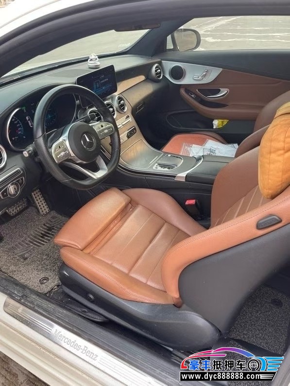 19年奔驰C轿车抵押车出售
