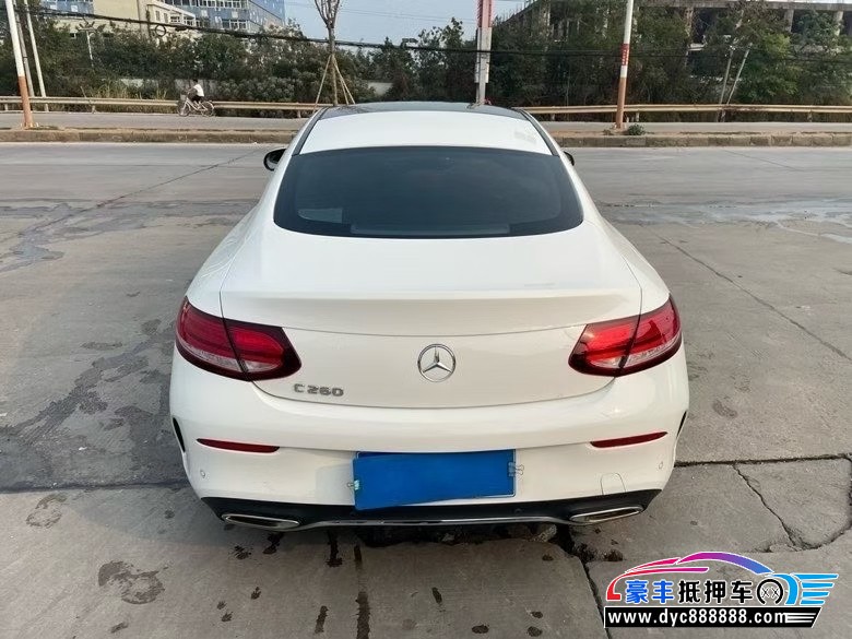 19年奔驰C轿车抵押车出售
