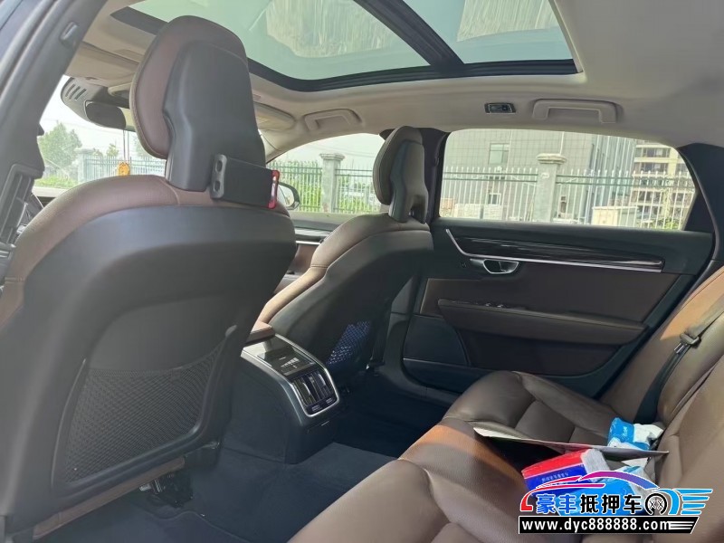 17年沃尔沃S90轿车抵押车出售