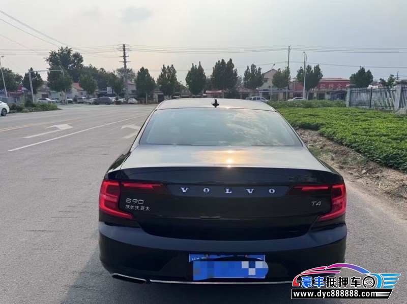 17年沃尔沃S90轿车抵押车出售