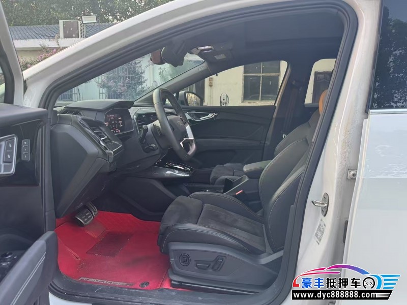 23年奥迪Q4轿车抵押车出售