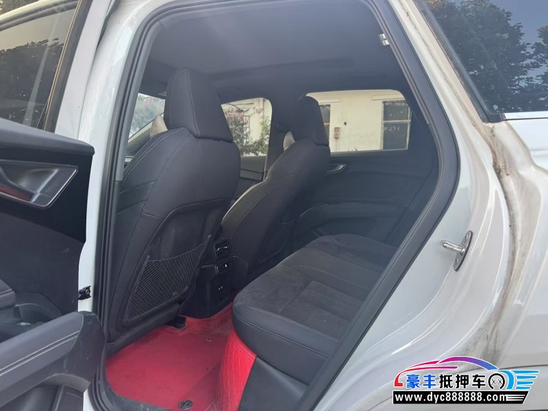 23年奥迪Q4轿车抵押车出售