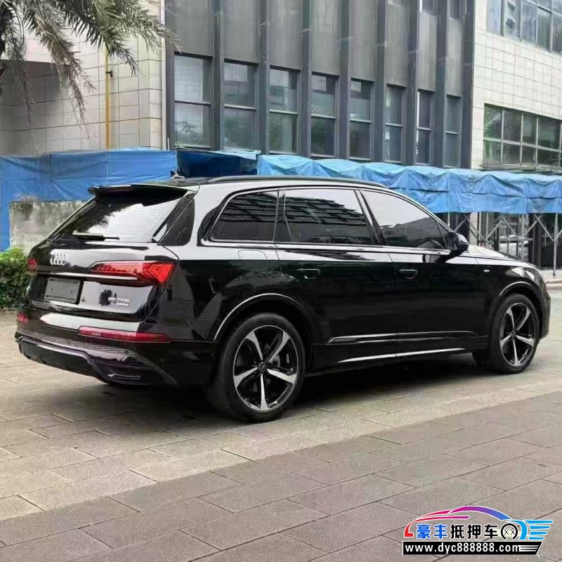 24年奥迪Q7轿车抵押车出售