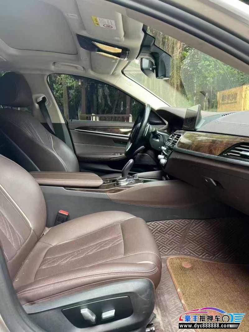 21年宝马5系轿车抵押车出售