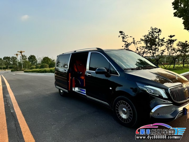 23年奔驰威霆轿车抵押车出售