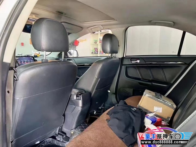 14年三菱翼神轿车抵押车出售