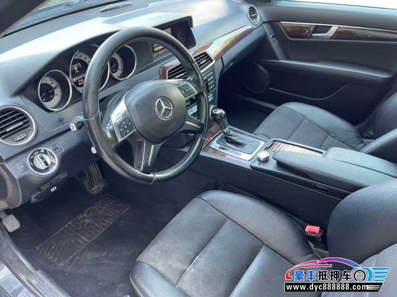 13年奔驰C轿车抵押车出售