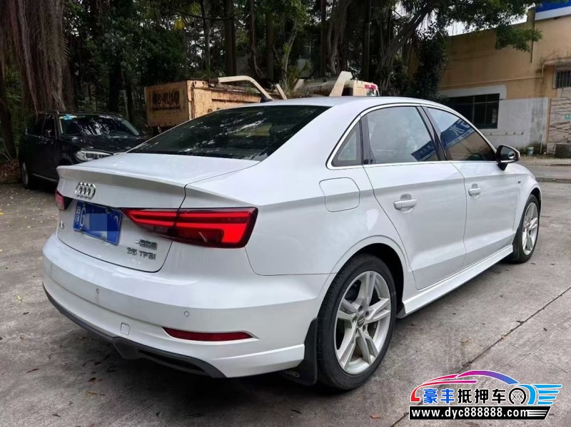 19年奥迪A3轿车抵押车出售